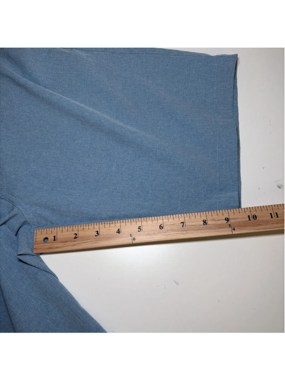 Travis Matthew's Blue Gold Short Men's Size 30